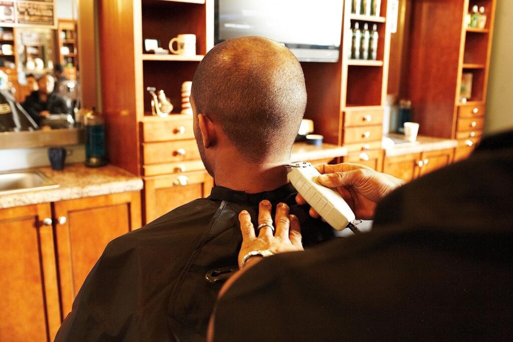 Andis 04780 T-Outliner Review: Honest Expert Breakdown of Pros & Cons