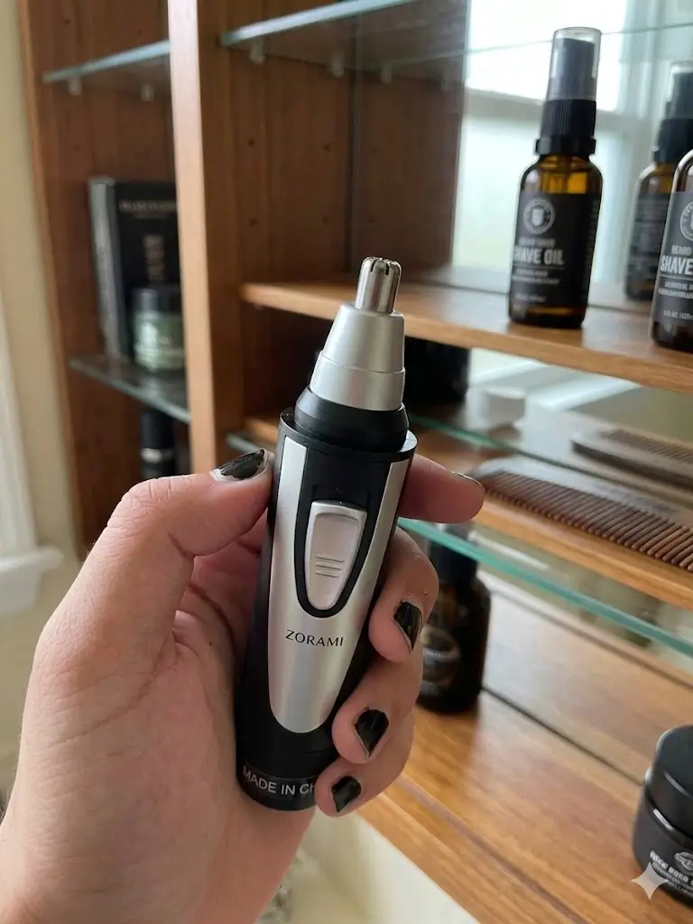 Detailed view of the Ear and Nose Hair Trimmer Clipper blade architecture