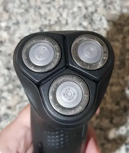 Philips Norelco Shaver 2400 Review Wet and Dry Electric Shaver